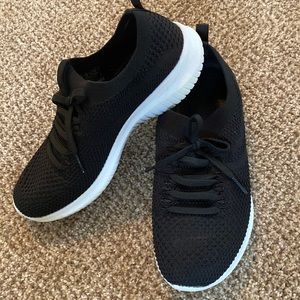 Sketchers black slip on tennis shoe 8